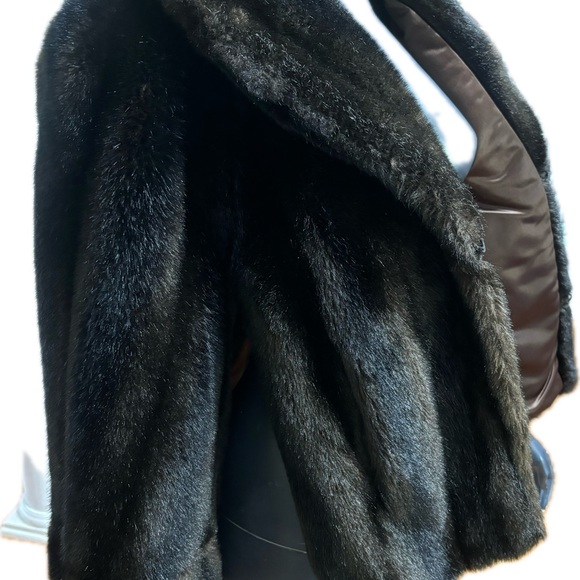 Vintage Elite Tissavel Cape/Cloak (France Faux Fur) Over the shoulder One Size - Picture 4 of 7